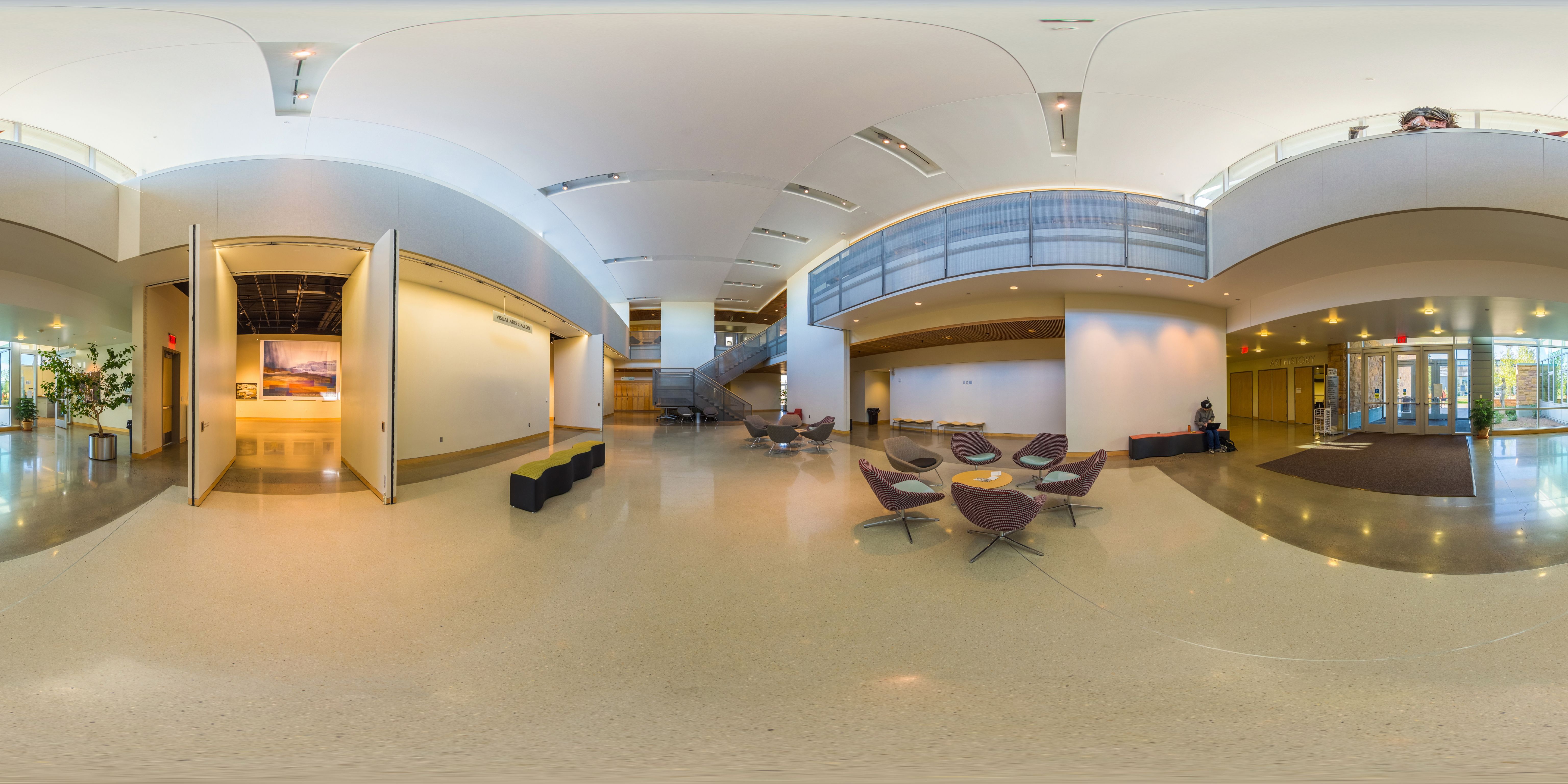 Experience immersive content