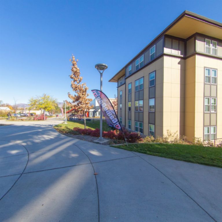 Experience Southern Oregon University in Virtual Reality. Press Alt