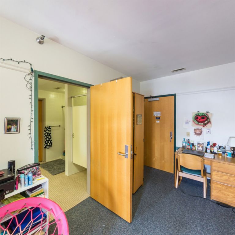 Experience WVU Housing Tour in Virtual Reality.